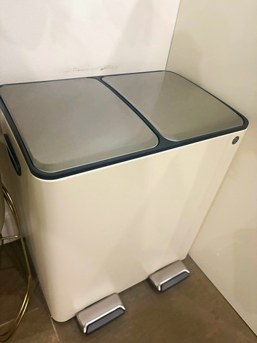 Compartment cream bin - 3,